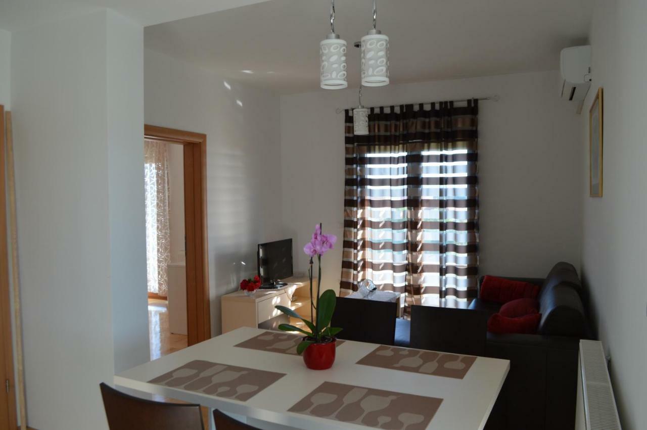 Apartmani Mila Sukošan 外观 照片